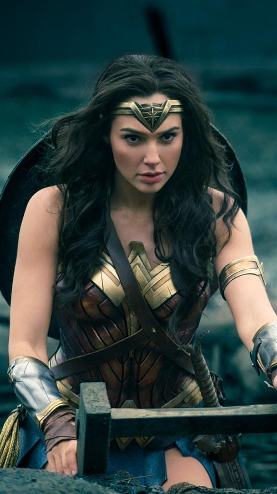 Nhan sắc Bạch Tuyết và Hoàng Hậu lên phim: Phe phản diện thắng đậm-4