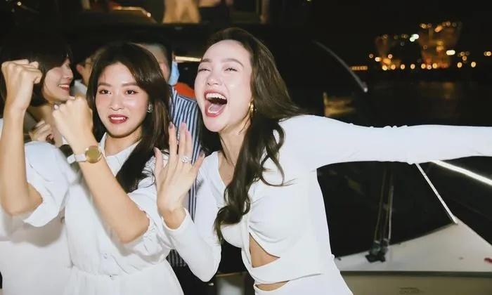 Được Khả Ngân khen đẹp, Minh Hằng trả lời khiến netizen bật cười-3