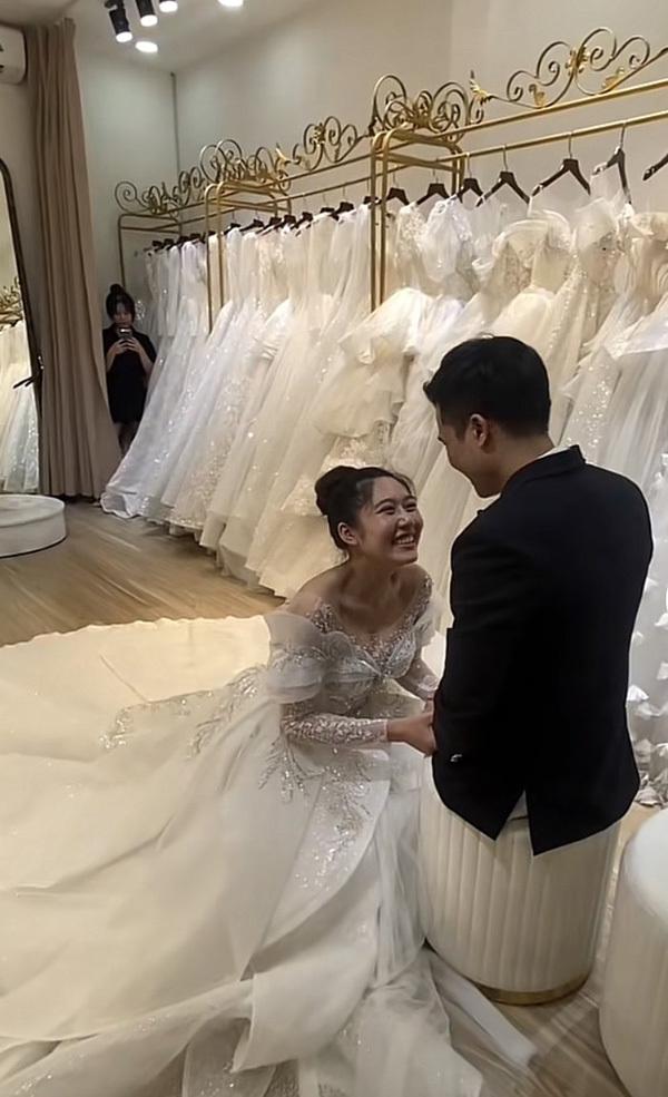 Chàng trai không chân cưới vợ xinh như hoa, chuyện tình đáng ngưỡng mộ-8