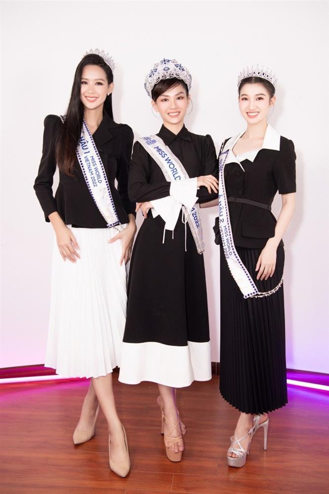Top 3 Miss Peace diện trang phục sến sẩm đi event-11