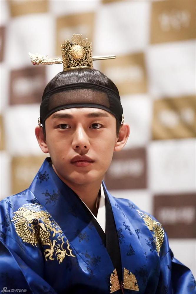 Lý do Yoo Ah In thay đổi tính cách 180 độ-2