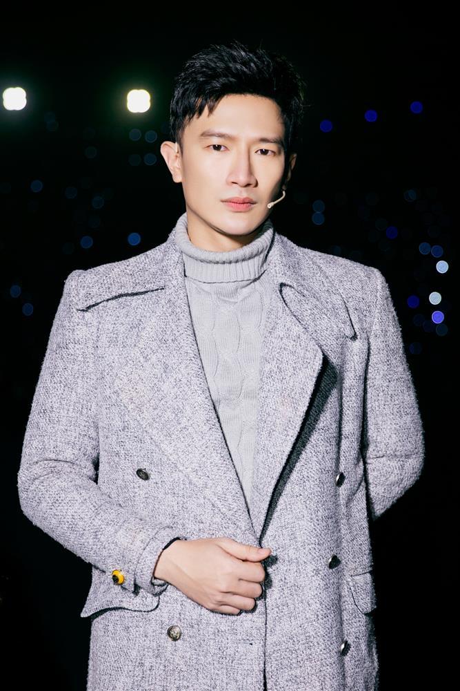 Dược sĩ Tiến khâu miệng Trang Trần và Trác Thúy Miêu khi ra mắt phim mới-1