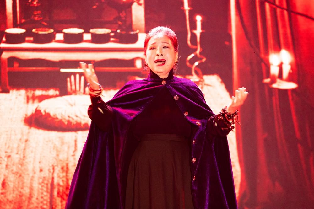 Dược sĩ Tiến khâu miệng Trang Trần và Trác Thúy Miêu khi ra mắt phim mới-3