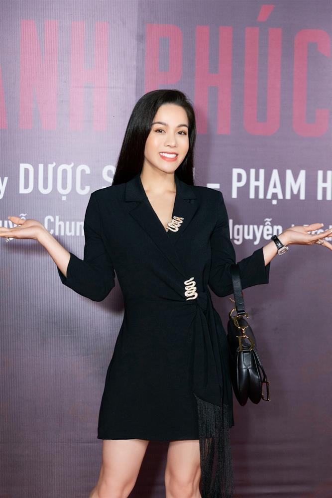 Dược sĩ Tiến khâu miệng Trang Trần và Trác Thúy Miêu khi ra mắt phim mới-12