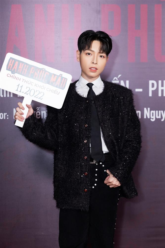 Dược sĩ Tiến khâu miệng Trang Trần và Trác Thúy Miêu khi ra mắt phim mới-18