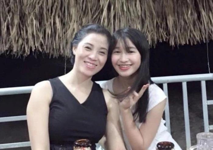 Á hậu Phương Nhi bị spam ảnh thời mộc mạc, ngố tàu-9