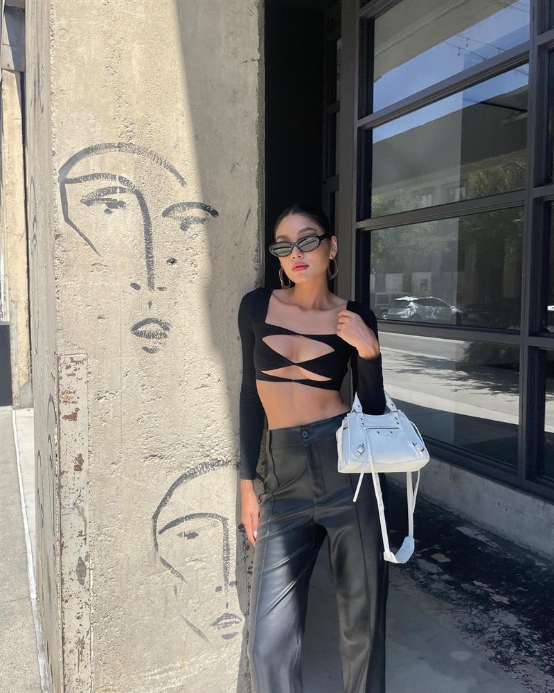 Diện đồ cut-out: Ngọc Trinh mải che chắn - Thảo Nhi Lê tự tin-4