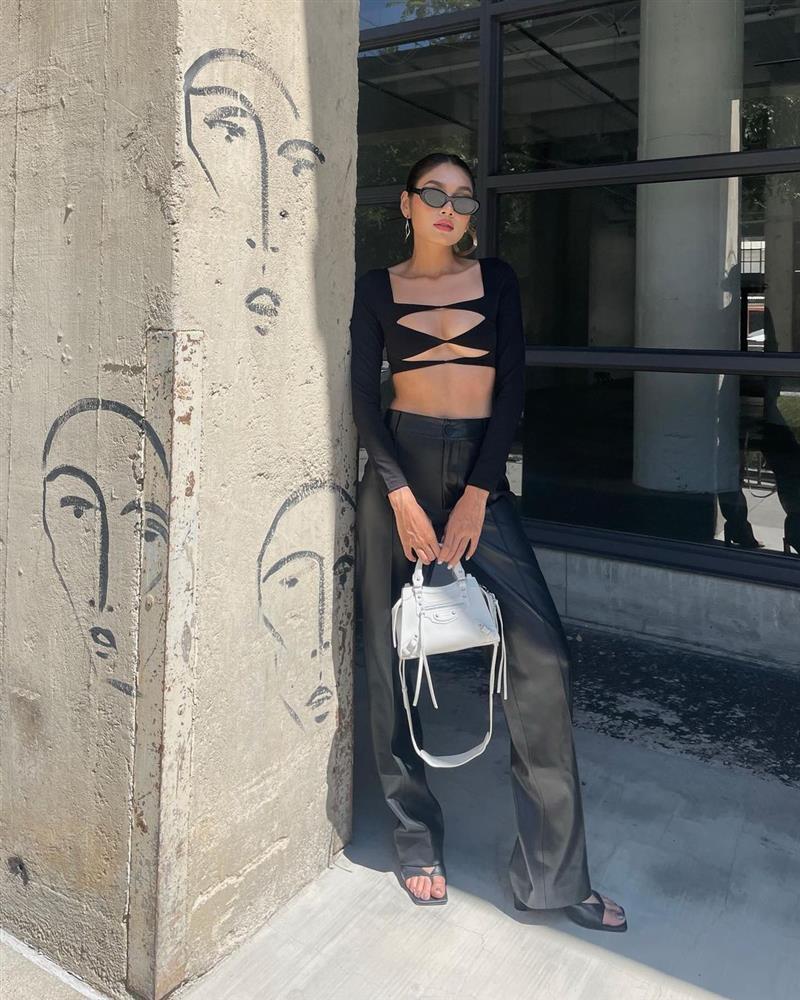 Diện đồ cut-out: Ngọc Trinh mải che chắn - Thảo Nhi Lê tự tin-7
