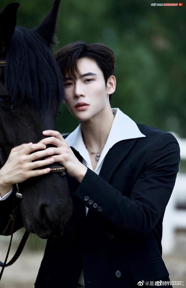 Nam thần 6 múi xứ Trung khiến hội mê phim đua nhau săn lùng-2