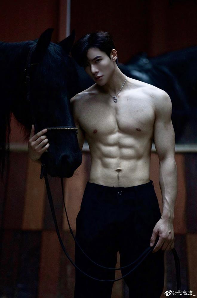 Nam thần 6 múi xứ Trung khiến hội mê phim đua nhau săn lùng-6