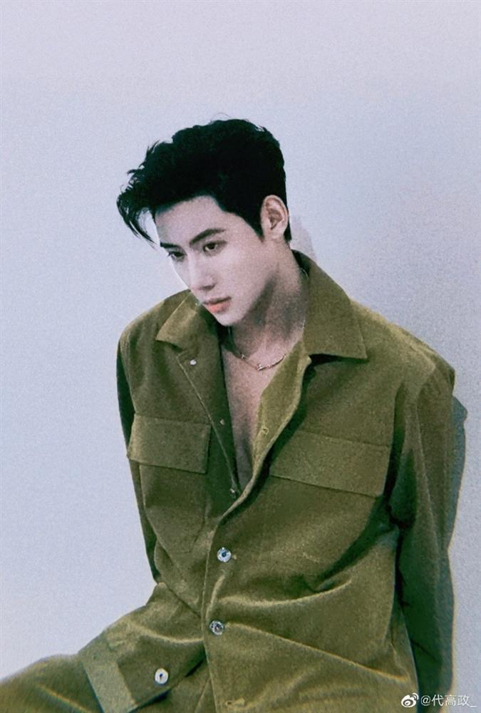 Nam thần 6 múi xứ Trung khiến hội mê phim đua nhau săn lùng-12