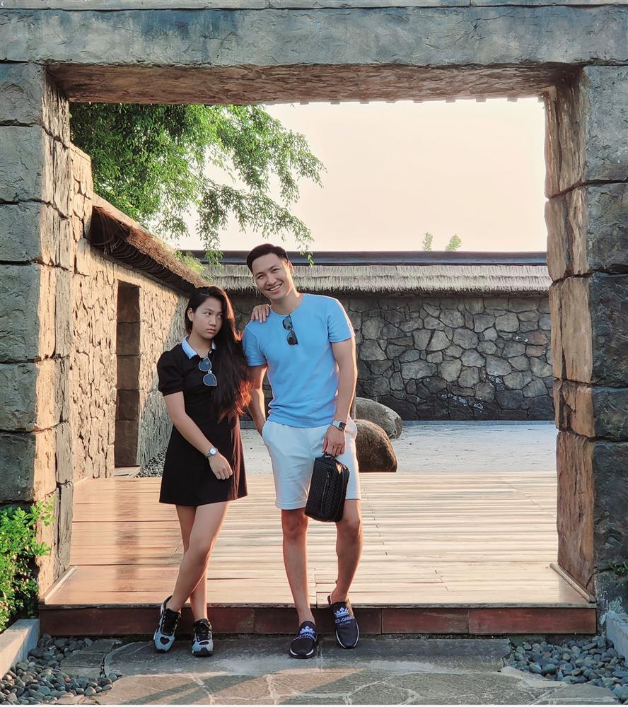 Con gái Mạnh Trường cao lớn tuổi 13 khiến bố tính chuyện đi canh-2