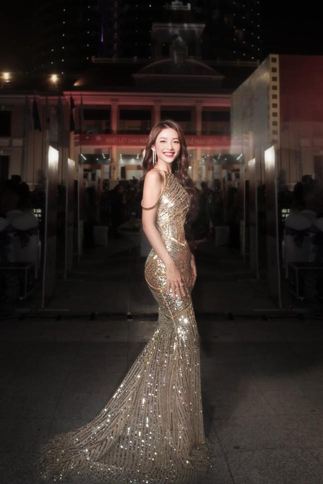 Đây là lý do Khả Ngân đã xin vía thành công từ Thùy Tiên-2