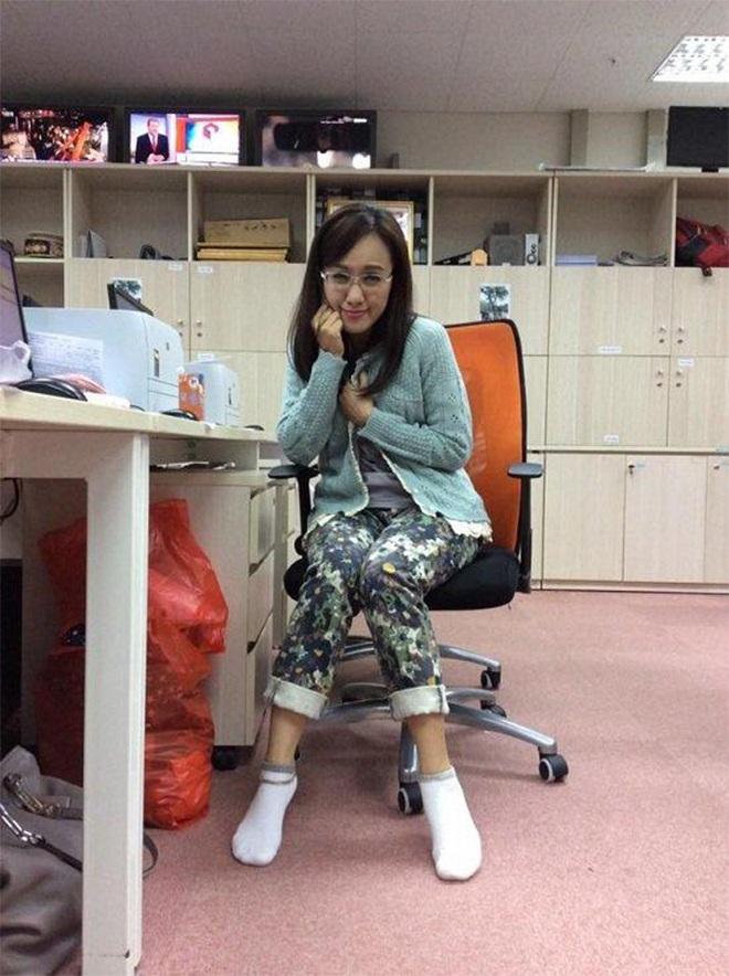 MC Hoài Anh diện áo dài thiết kế lạ, bóc trần sự thật trang phục VTV-8