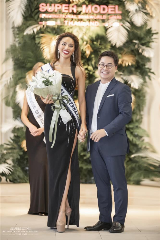 Bùi Quỳnh Hoa thắng Siêu mẫu nhưng đội vương miện, cuộc thi lạc đề?-6