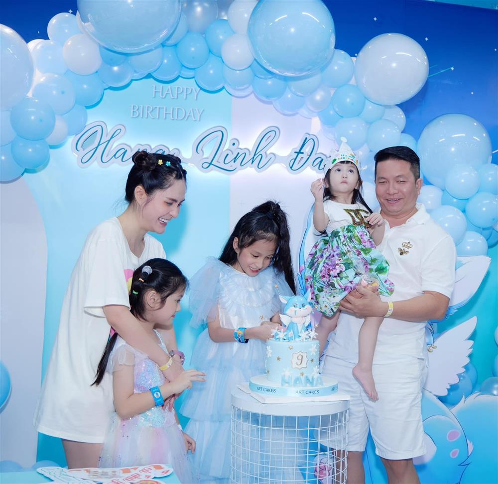 Bố mẹ giàu nứt đố đổ vách, sinh nhật ái nữ Đoàn Di Băng có gì?-8