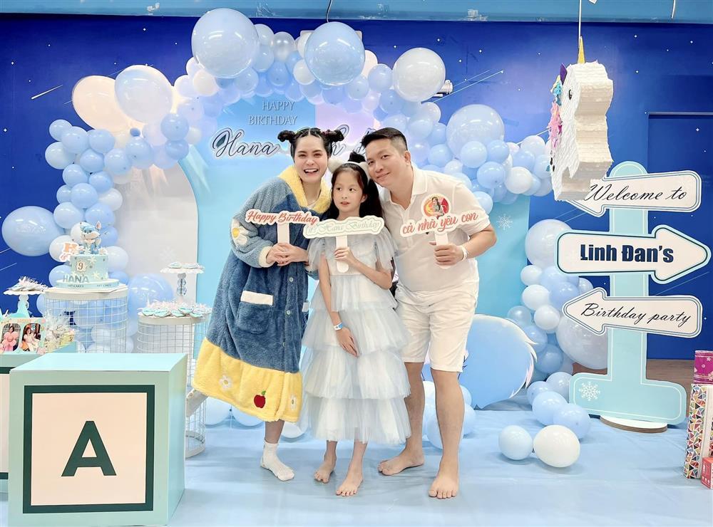 Bố mẹ giàu nứt đố đổ vách, sinh nhật ái nữ Đoàn Di Băng có gì?-9