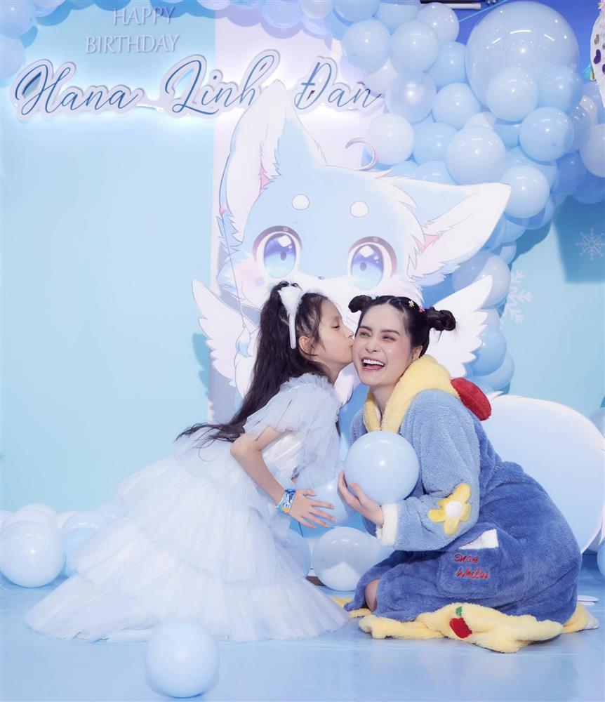 Bố mẹ giàu nứt đố đổ vách, sinh nhật ái nữ Đoàn Di Băng có gì?-6