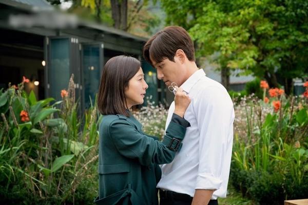 Cảnh chồng nổ súng khi bắt quả tang vợ lên giường với đại gia gây bão-3