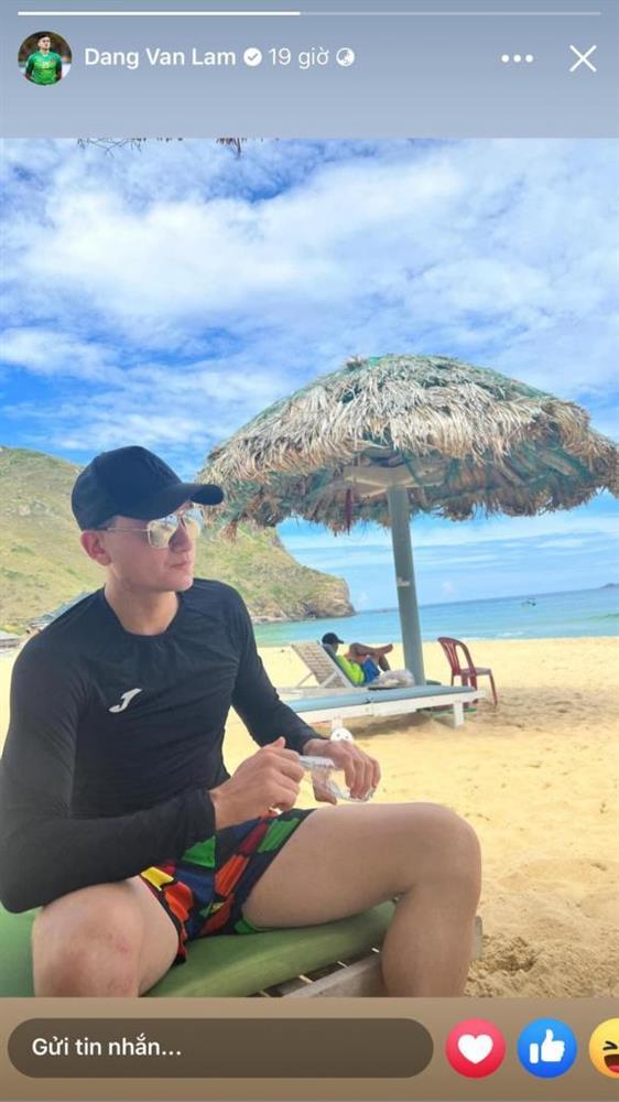 Đặng Văn Lâm và bạn gái du lịch, vóc dáng nữ HLV gym khét lẹt-1