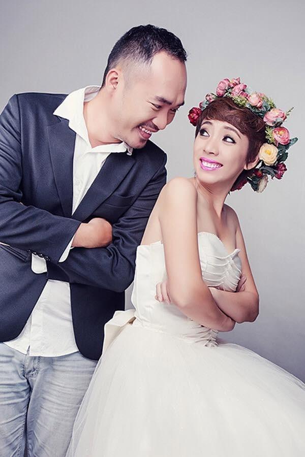 Clip hiếm đám cưới Thu Trang - Tiến Luật: Nụ hôn hẳn 23 giây-4