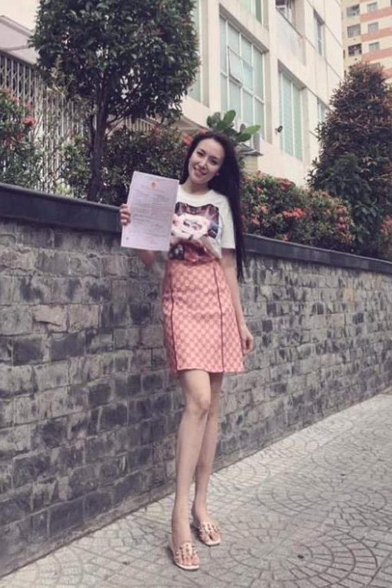 Sao Việt khoe đăng ký kết hôn: Diệu Nhi bịt kín - Phương Nga chau mày-7