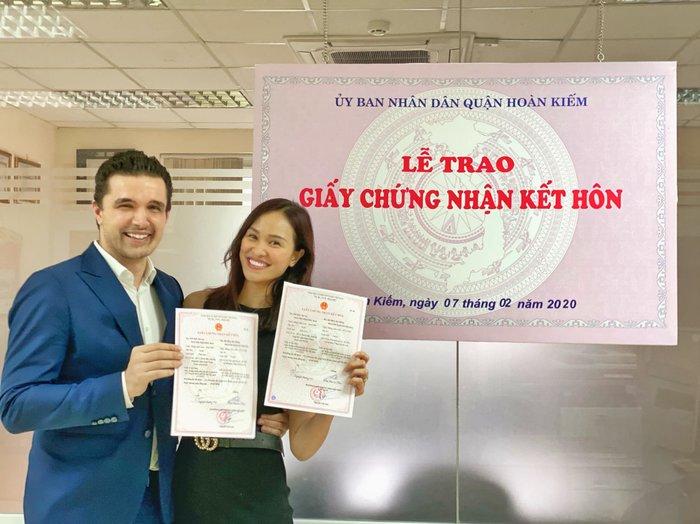 Sao Việt khoe đăng ký kết hôn: Diệu Nhi bịt kín - Phương Nga chau mày-8