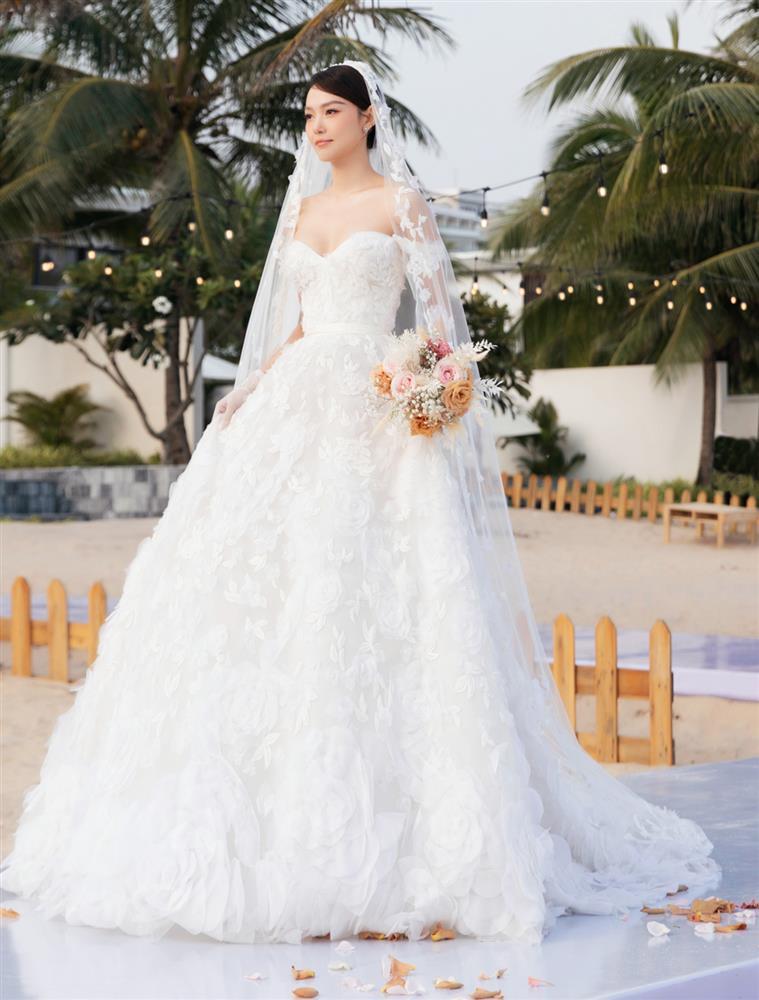 Thanh Hà chọn váy giản dị trong ngày cưới Phương Uyên-6