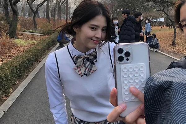 Han So Hee - Cha Eun Woo có nhan sắc đẹp hơn cả nhân vật truyện tranh-5