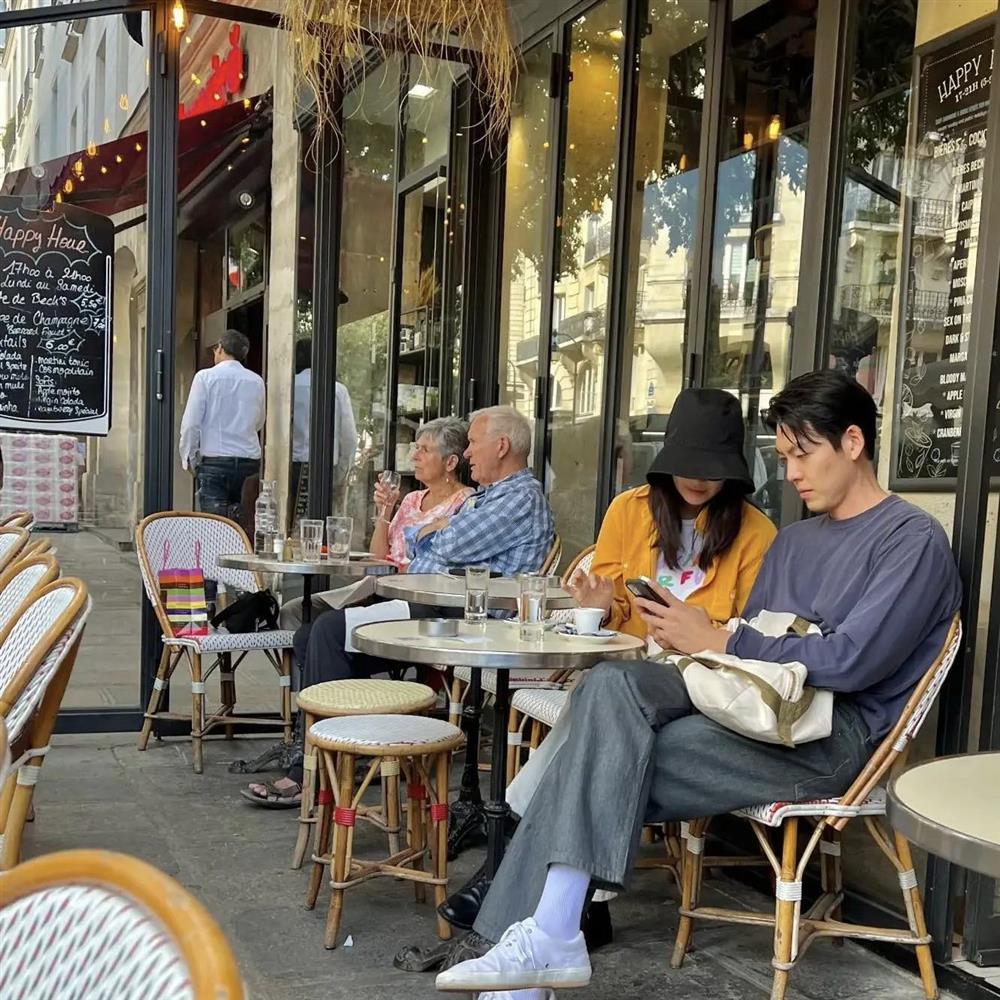 Ảnh hẹn hò của Kim Woo Bin và Shin Min Ah ở Paris-1