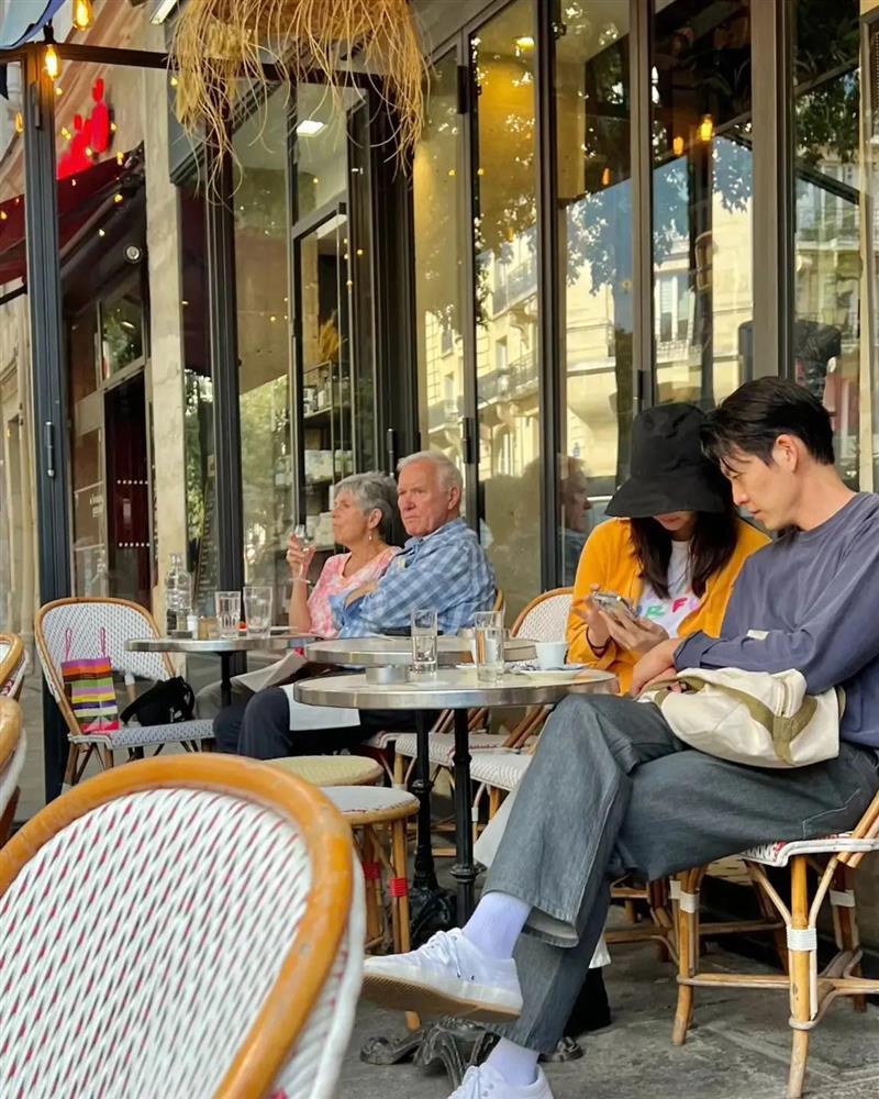 Ảnh hẹn hò của Kim Woo Bin và Shin Min Ah ở Paris-2