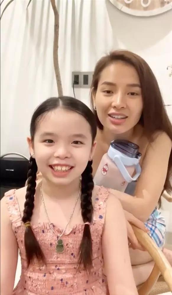 Con gái Phương Trinh Jolie 9 tuổi catwalk, hô tên như Hoa hậu-8