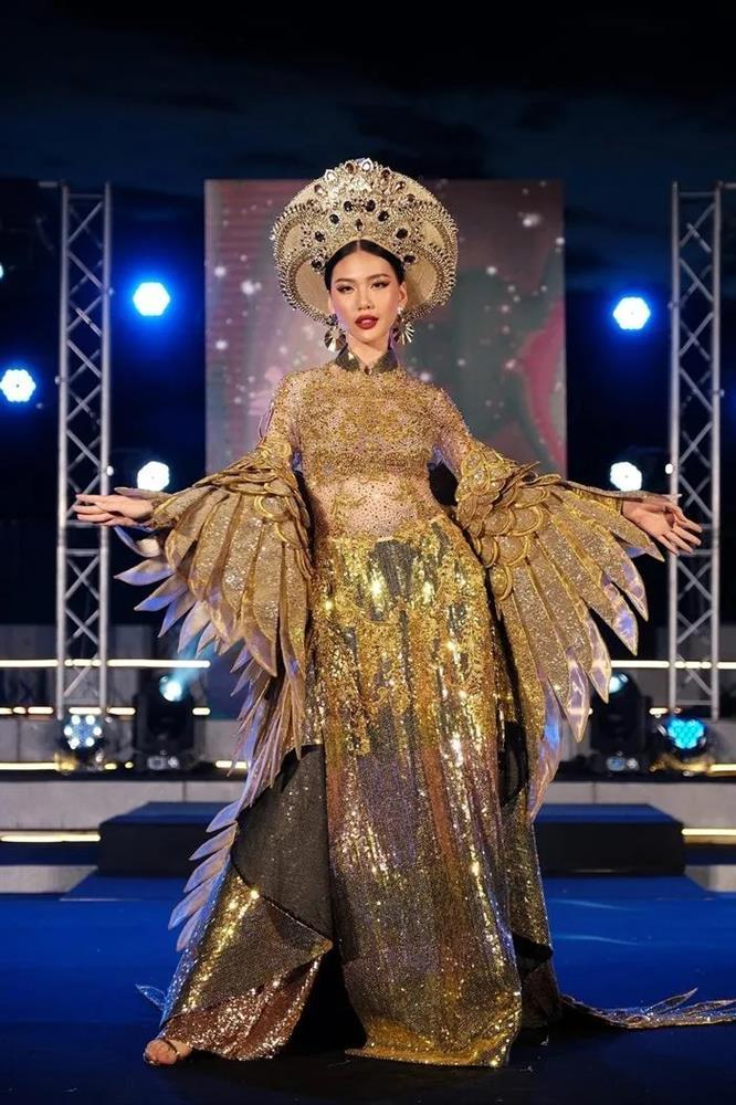 Bùi Quỳnh Hoa đăng quang nhờ xin vía Thùy Tiên, Hương Giang-4