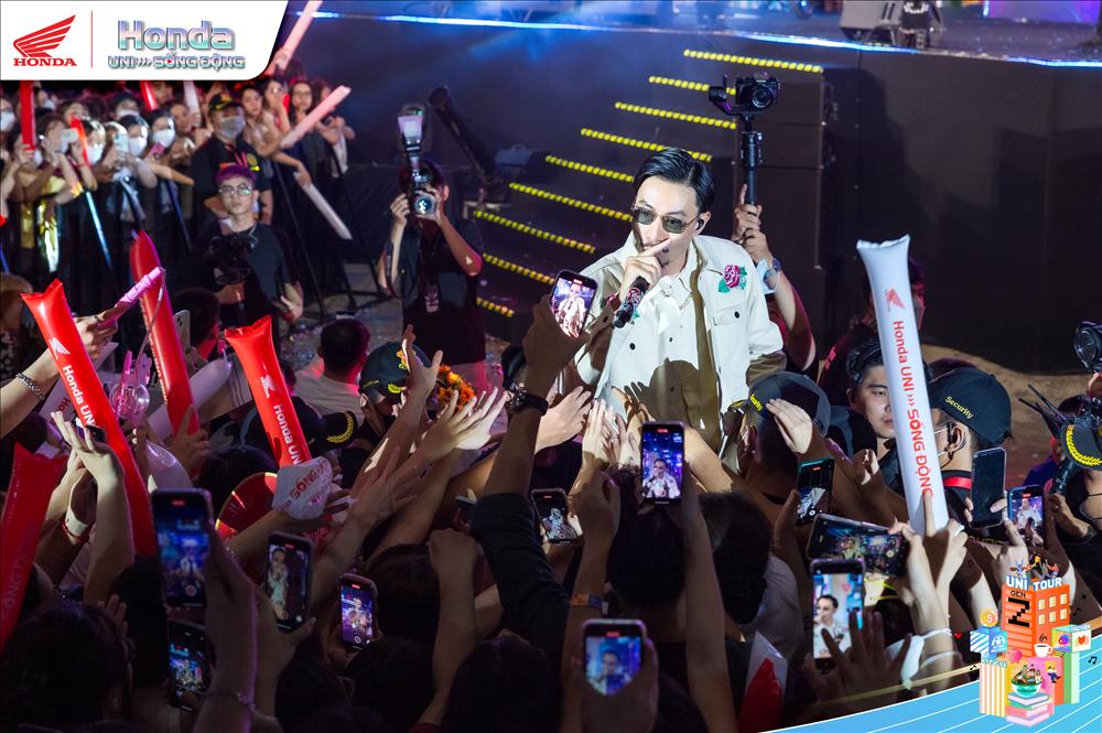 Gen Z chuẩn bị ‘cháy hết mình’ trong nhạc hội siêu sao tại 12 tỉnh thành-1