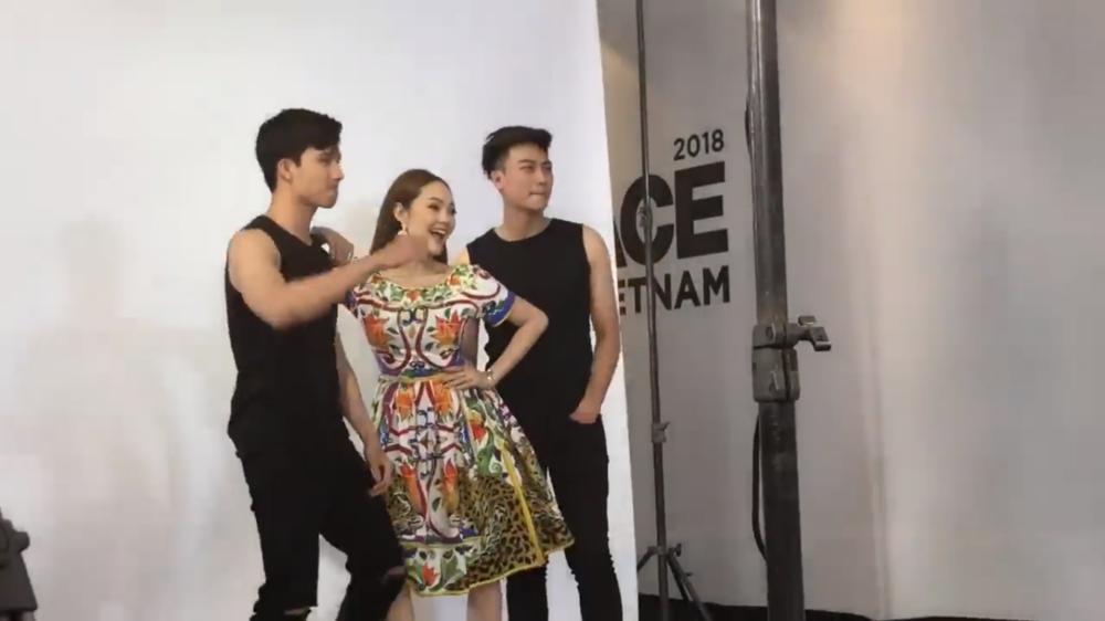 Võ Hoàng Yến pose 100 dáng/phút out trình Lan Khuê-11