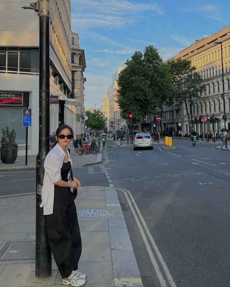 Học mỹ nhân Hàn mix đồ mùa thu khoe eo săn chắc-2