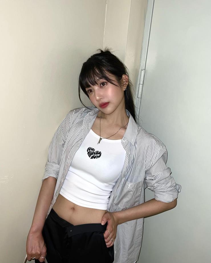 Học mỹ nhân Hàn mix đồ mùa thu khoe eo săn chắc-3