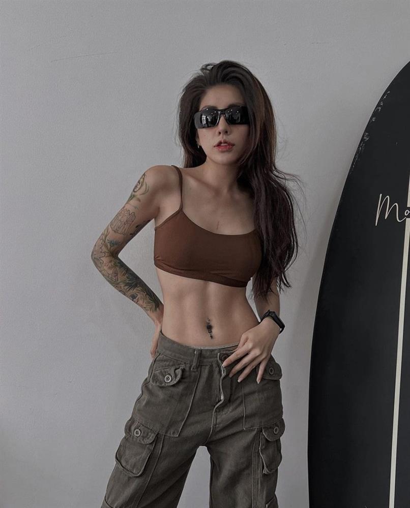 Du Uyên vượt Ngọc Trinh với vòng eo chỉ 53cm?-1