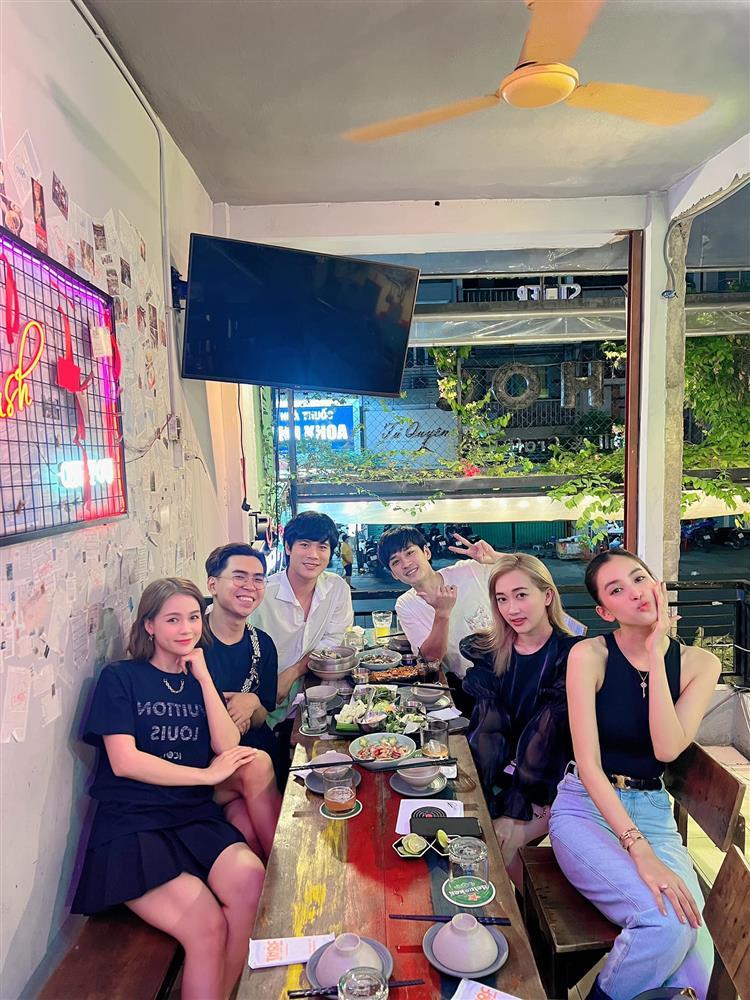 Hoa hậu Tiểu Vy bị tung loạt ảnh dìm, nhan sắc ra sao?-6