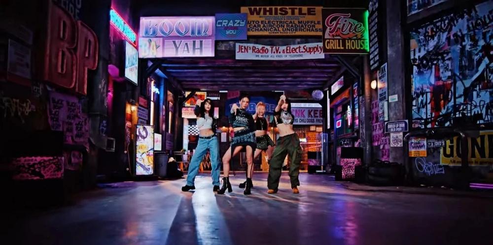 Ẩn ý ở MV Shut Down của BlackPink-12