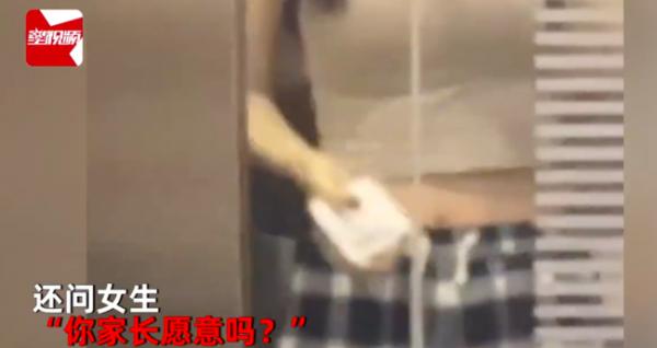 Bị người lạ mắng mỏ vì mặc áo hở rốn, nữ sinh phản bác khiến bà cô cạn ngôn-4