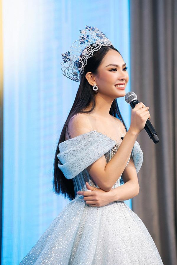 Khán giả phàn nàn đêm đấu giá vương miện Miss World Vietnam-1