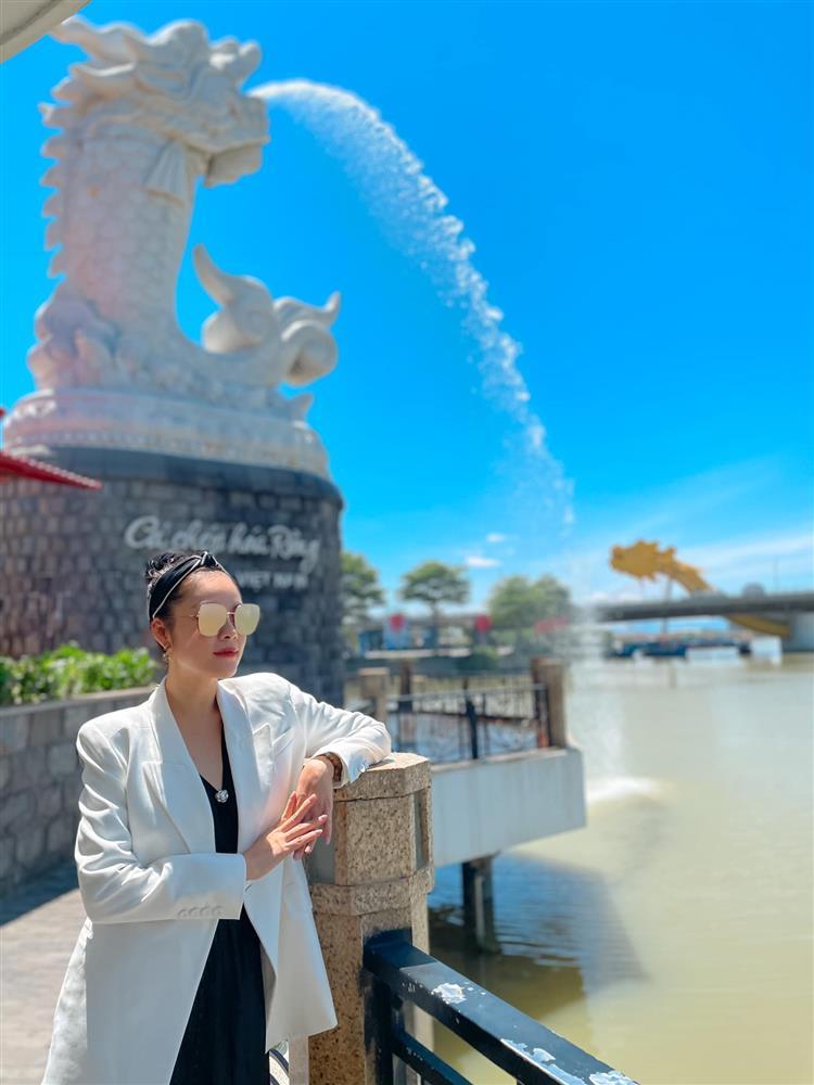 Tin showbiz Việt ngày 17/9: Hòa Minzy bị thắc mắc chăm khoe hình-4