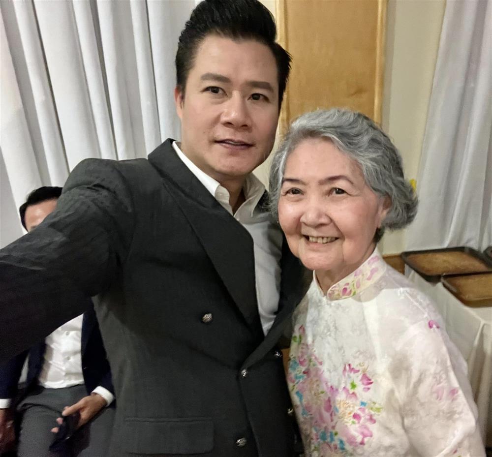 Tin showbiz Việt ngày 17/9: Hòa Minzy bị thắc mắc chăm khoe hình-7