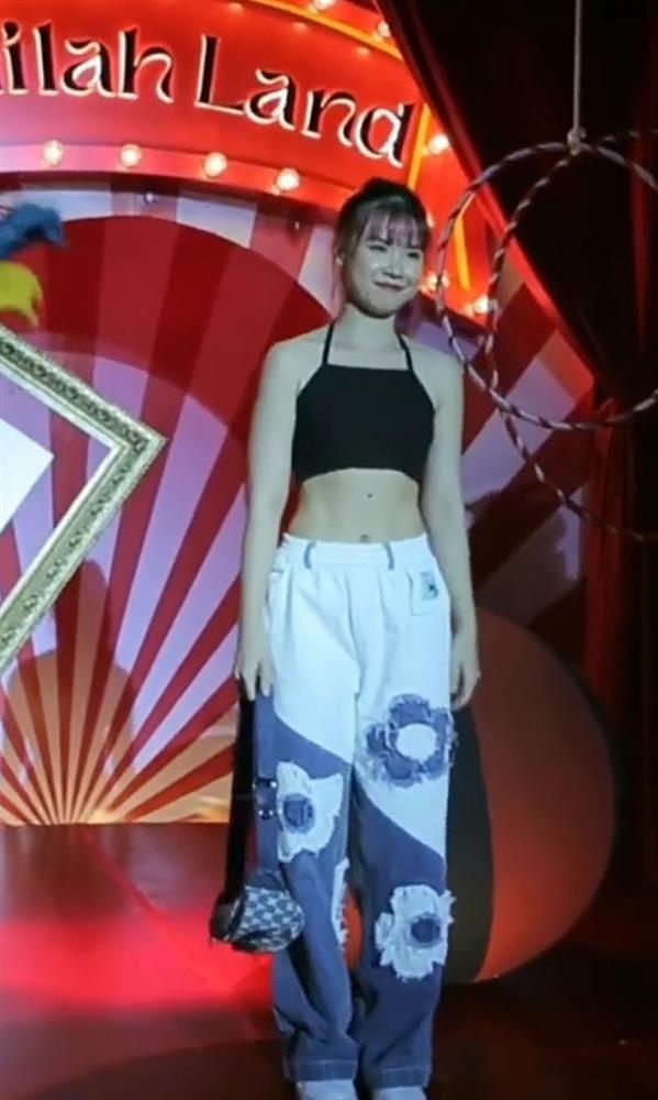 Body khét lẹt của Khởi My bắt trọn qua cam thường-3