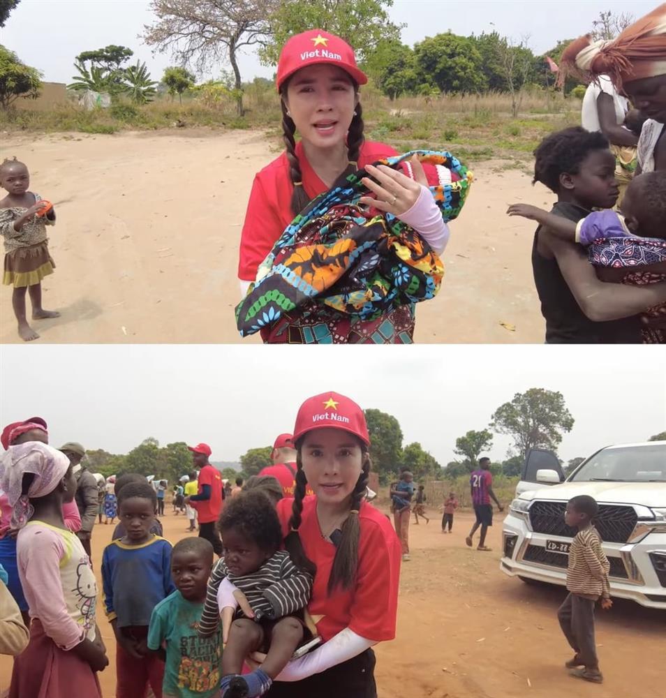 Phản ứng người dân khi nhận đồ từ bà Nhân và Quang Linh Vlog-3