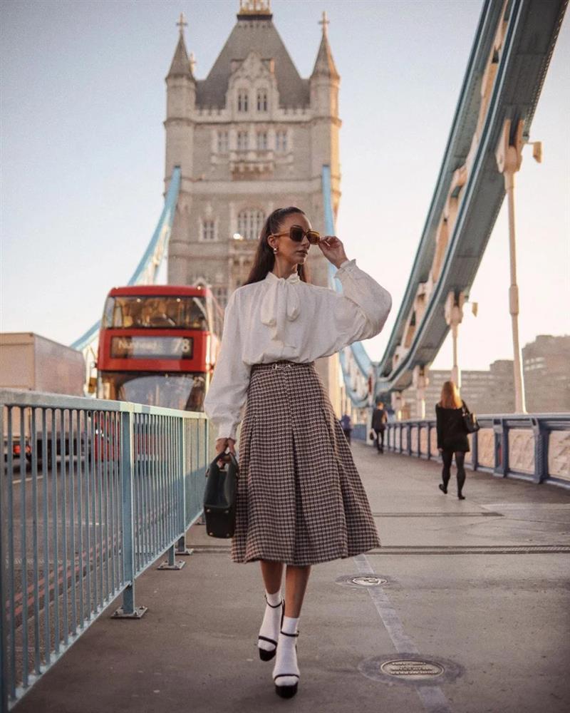 Mặc đẹp suốt tuần với 6 combo style công sở sành điệu-4