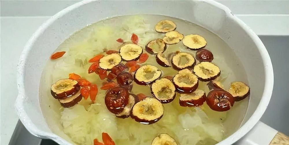 Loại quả mọc dại dinh dưỡng cao, muối chua hay nấu chè rất ngon-3