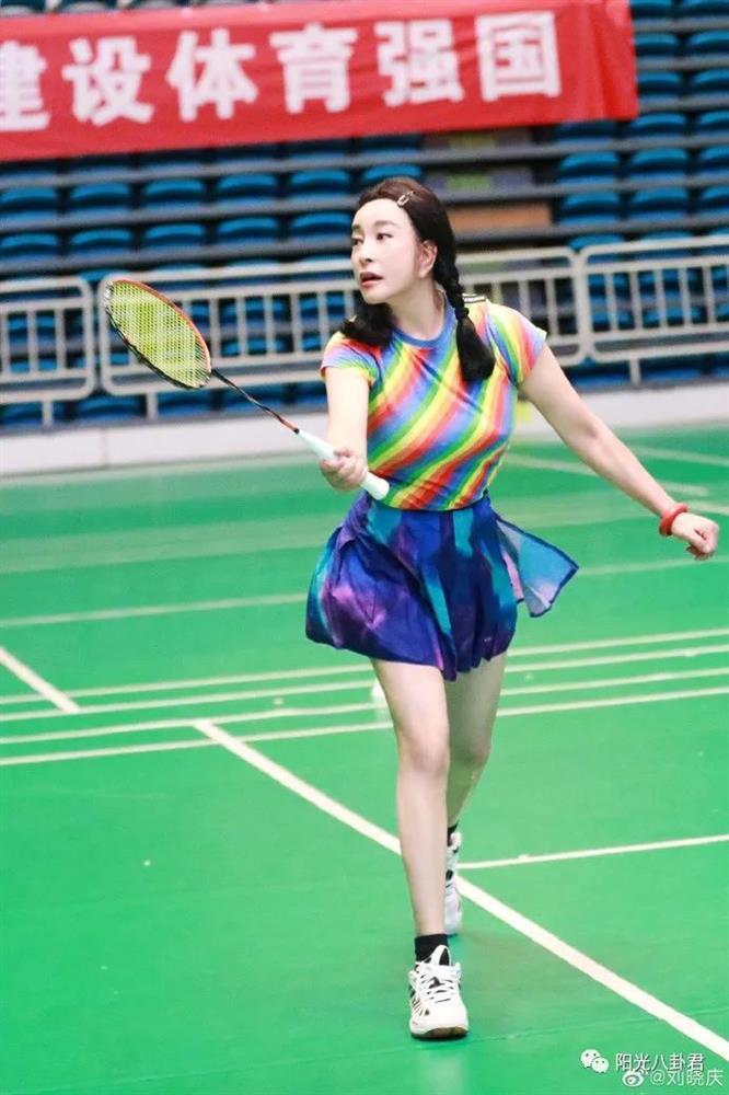 U70 Lưu Hiểu Khánh chỉnh ảnh quá đà níu kéo tuổi xuân-1