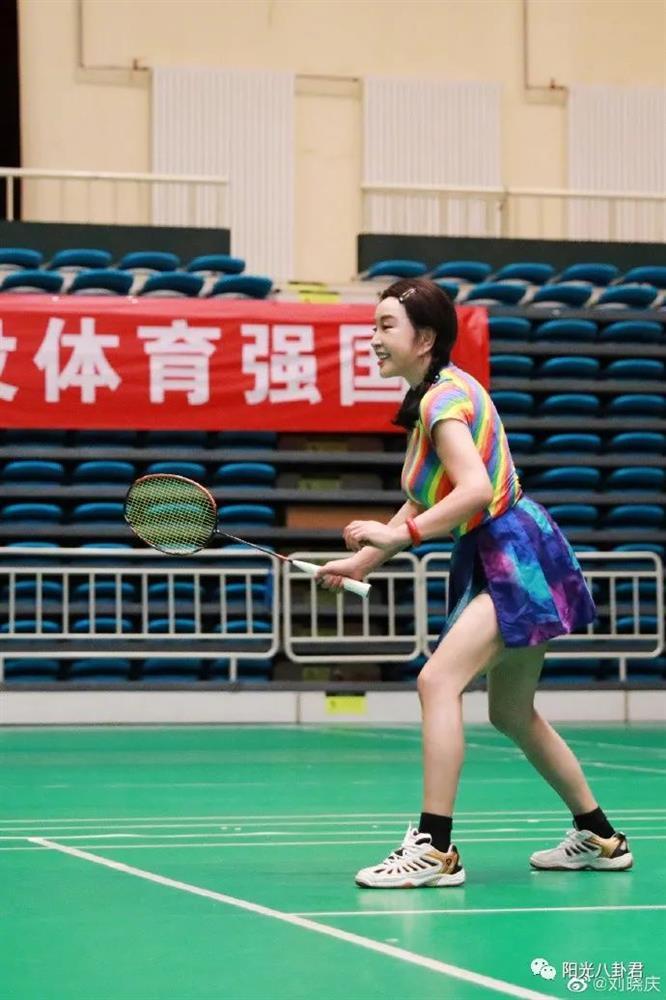 U70 Lưu Hiểu Khánh chỉnh ảnh quá đà níu kéo tuổi xuân-4